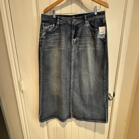 NWT Cato Denim Midi Skirt Size 14 Y2K Embellished Pocket Western Jean Skirt - Picture 2 of 10